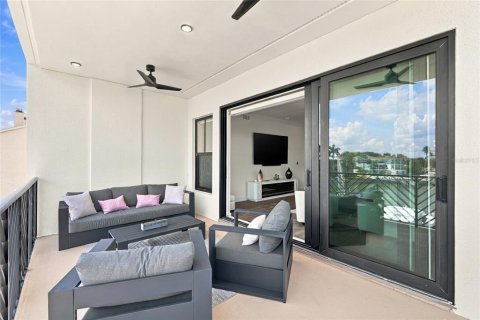 Condo in Tierra Verde, Florida, 4 bedrooms № 2383455 - photo 29