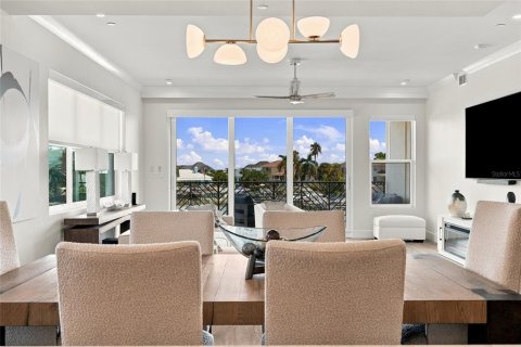 Condo in Tierra Verde, Florida, 4 bedrooms № 2383455 - photo 18