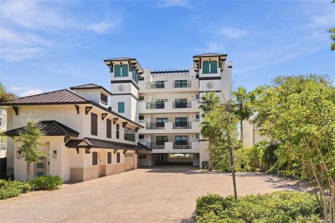 Condo in Tierra Verde, Florida, 4 bedrooms № 2383455 - photo 4