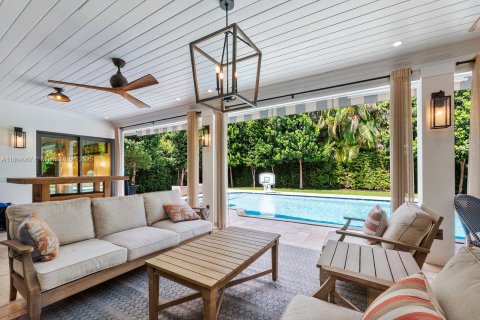 Villa ou maison à vendre à Pinecrest, Floride: 4 chambres, 302.3 m2 № 1898210 - photo 18