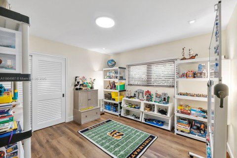 Villa ou maison à vendre à Pinecrest, Floride: 4 chambres, 302.3 m2 № 1898210 - photo 12