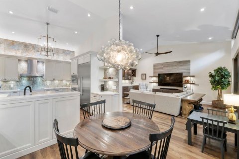 Villa ou maison à vendre à Pinecrest, Floride: 4 chambres, 302.3 m2 № 1898210 - photo 6