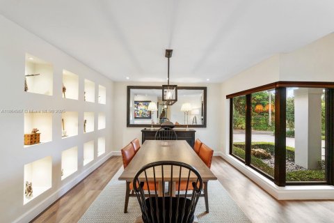 Villa ou maison à vendre à Pinecrest, Floride: 4 chambres, 302.3 m2 № 1898210 - photo 8