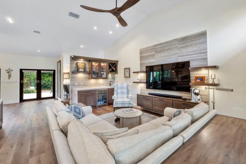 Villa ou maison à vendre à Pinecrest, Floride: 4 chambres, 302.3 m2 № 1898210 - photo 3
