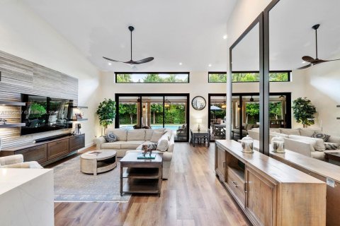 Villa ou maison à vendre à Pinecrest, Floride: 4 chambres, 302.3 m2 № 1898210 - photo 2