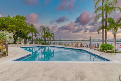 Condominio en alquiler en Oakland Park, Florida, 2 dormitorios, 104.05 m2 № 1922129 - foto 25