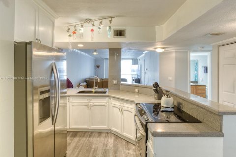 Copropriété à louer à Oakland Park, Floride: 2 chambres, 104.05 m2 № 1922129 - photo 1