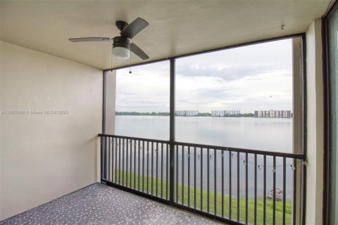 Condominio en alquiler en Oakland Park, Florida, 2 dormitorios, 104.05 m2 № 1922129 - foto 8