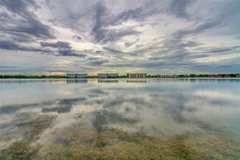 Condominio en alquiler en Oakland Park, Florida, 2 dormitorios, 104.05 m2 № 1922129 - foto 23