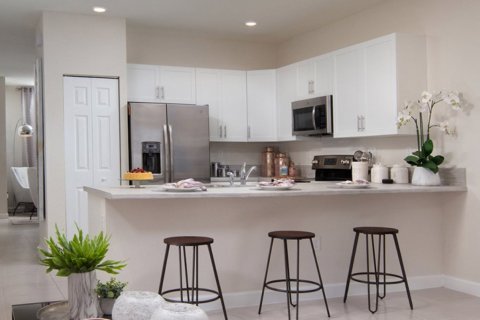 Adosado en venta en Miami, Florida, 3 dormitorios, 144 m2 № 72179 - foto 1