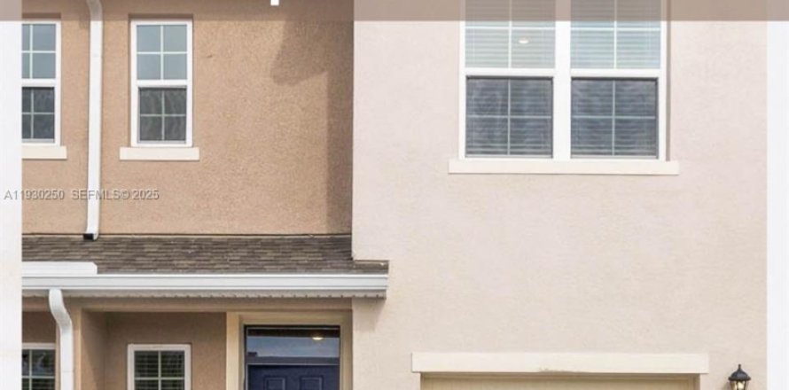 Adosado en Davenport, Florida 3 dormitorios № 2055177