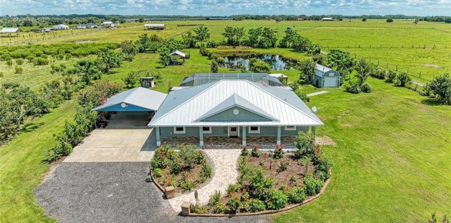 Villa ou maison à Myakka City, Floride 3 chambres, 168.34 m2 № 2351694