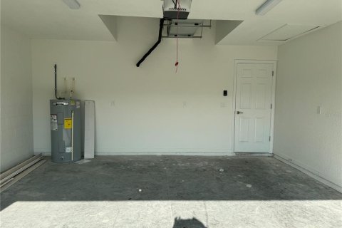 Villa ou maison à louer à Ocklawaha, Floride: 3 chambres, 122.54 m2 № 1835060 - photo 2