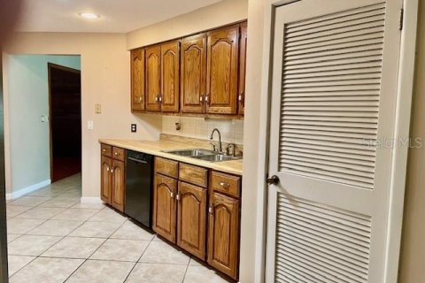 House in Wesley Chapel, Florida 4 bedrooms, 213.86 sq.m. № 1785977 - photo 10