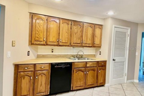 House in Wesley Chapel, Florida 4 bedrooms, 213.86 sq.m. № 1785977 - photo 11