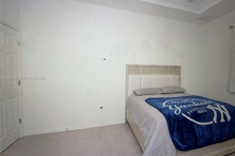 House in Port St. Lucie, Florida 3 bedrooms, 151.71 sq.m. № 2003066 - photo 4