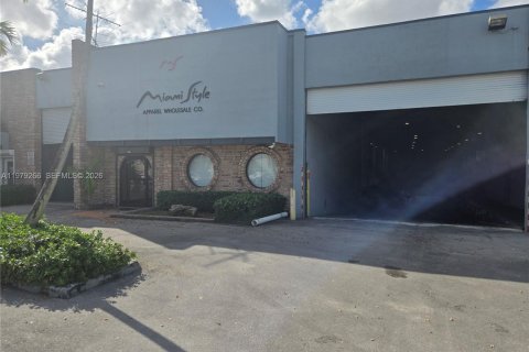 Propiedad comercial en venta en Miami, Florida № 2154462 - foto 4