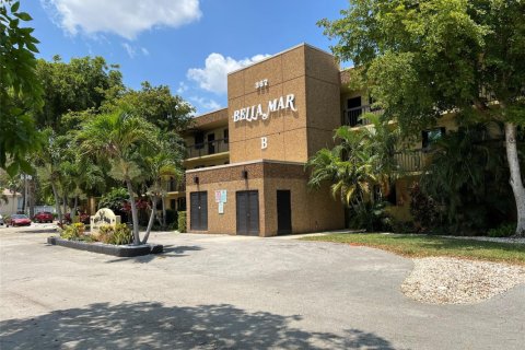 Condominio en venta en Deerfield Beach, Florida, 2 dormitorios, 91.42 m2 № 1186882 - foto 1