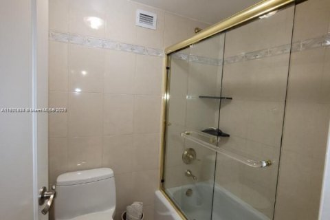 Condominio en venta en Hollywood, Florida, 2 dormitorios, 117.99 m2 № 1763211 - foto 10