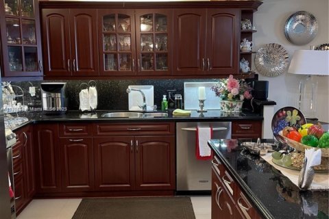 Condominio en venta en Hollywood, Florida, 2 dormitorios, 117.99 m2 № 1763211 - foto 4