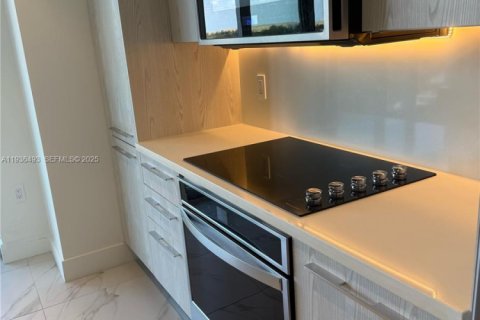 Condominio en alquiler en Sunrise, Florida, 3 dormitorios, 117.24 m2 № 2088450 - foto 8