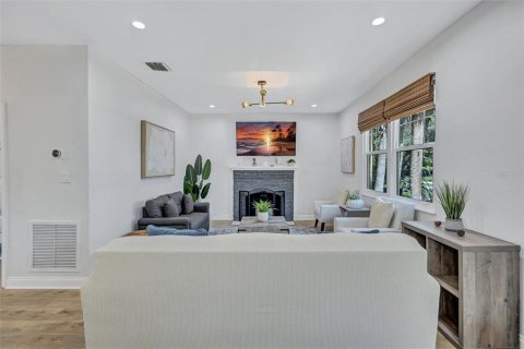 Villa ou maison à vendre à Sarasota, Floride: 2 chambres, 103.96 m2 № 2226618 - photo 10
