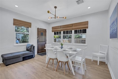 Villa ou maison à vendre à Sarasota, Floride: 2 chambres, 103.96 m2 № 2226618 - photo 8