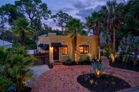Villa ou maison à vendre à Sarasota, Floride: 2 chambres, 103.96 m2 № 2226618 - photo 3