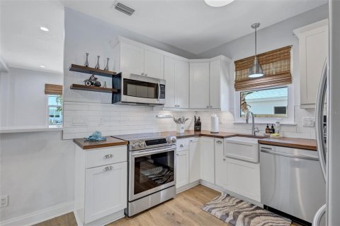 Villa ou maison à vendre à Sarasota, Floride: 2 chambres, 103.96 m2 № 2226618 - photo 19