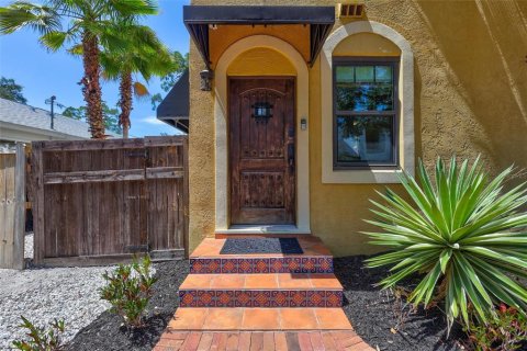 Villa ou maison à vendre à Sarasota, Floride: 2 chambres, 103.96 m2 № 2226618 - photo 4