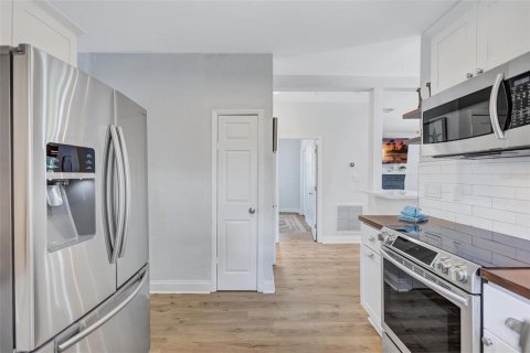 Villa ou maison à vendre à Sarasota, Floride: 2 chambres, 103.96 m2 № 2226618 - photo 20