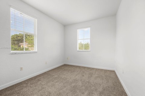 Townhouse in Homestead, Florida 4 bedrooms, 182.55 sq.m. № 1869903 - photo 18