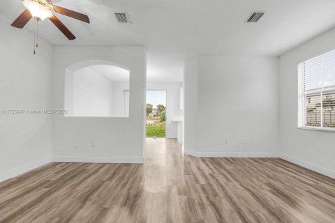 Townhouse in Homestead, Florida 4 bedrooms, 182.55 sq.m. № 1869903 - photo 7