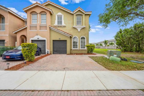 Townhouse in Homestead, Florida 4 bedrooms, 182.55 sq.m. № 1869903 - photo 1