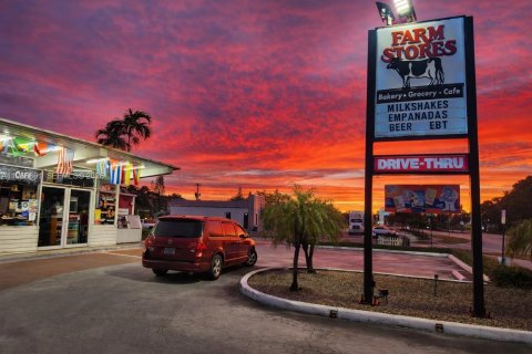 Propiedad comercial en Miami, Florida № 2028892