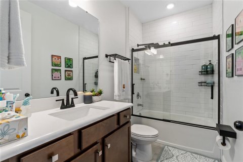 House in Orlando, Florida 5 bedrooms, 517.65 sq.m. № 1661999 - photo 19