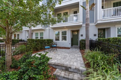 Touwnhouse à vendre à Tampa, Floride: 3 chambres, 183.67 m2 № 2093808 - photo 3