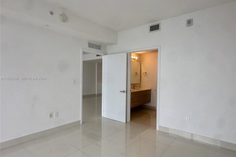 Condominio en venta en Miami, Florida, 3 dormitorios, 133.31 m2 № 2176652 - foto 15