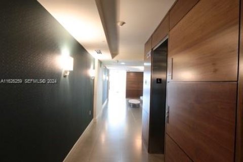 Condominio en venta en Miami, Florida, 3 dormitorios, 133.31 m2 № 2176652 - foto 28