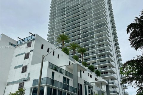 Condominio en Miami, Florida, 3 dormitorios  № 2176652