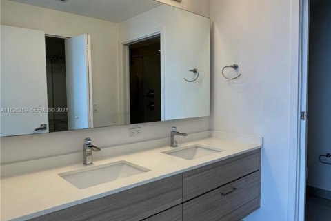 Condominio en venta en Miami, Florida, 3 dormitorios, 133.31 m2 № 2176652 - foto 18