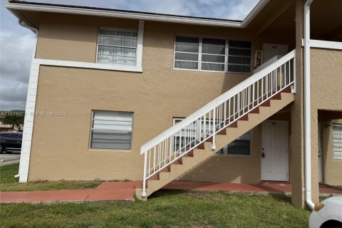 Кондоминиум с 2 спальнями в Корал-Спрингс, Флорида № 2043536