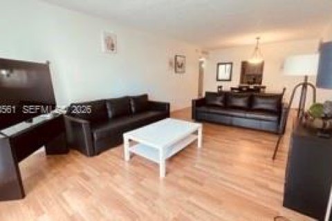 Снять в аренду кондоминиум в Санни-Айлс-Бич, Флорида 1 спальня, 93.37м2, № 2036480 - фото 6