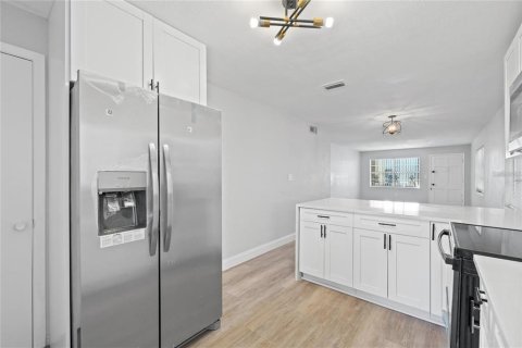 Condominio en venta en Saint Petersburg, Florida, 2 dormitorios, 107.02 m2 № 1856501 - foto 11