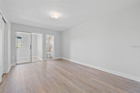 Condominio en venta en Saint Petersburg, Florida, 2 dormitorios, 107.02 m2 № 1856501 - foto 13