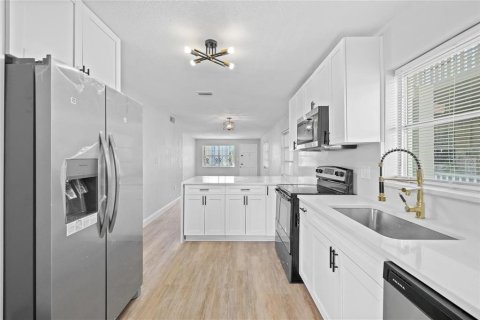 Condominio en venta en Saint Petersburg, Florida, 2 dormitorios, 107.02 m2 № 1856501 - foto 10