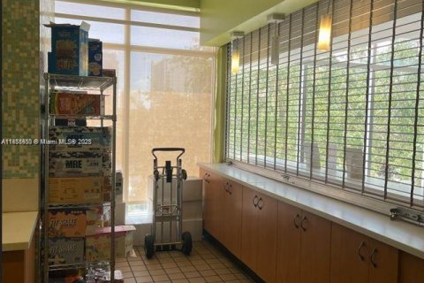 Propiedad comercial en venta en Miami, Florida № 1960528 - foto 17