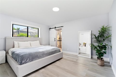 House in Hollywood, Florida 3 bedrooms, 185.62 sq.m. № 1871328 - photo 20