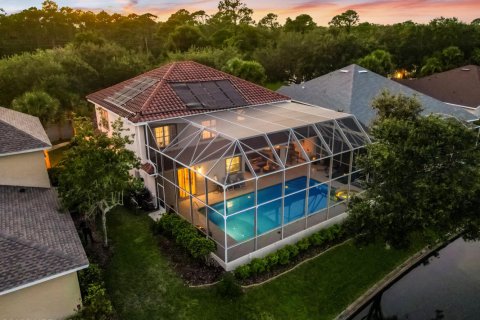 House in Palm Coast, Florida 4 bedrooms, 278.71 sq.m. № 772644 - photo 1