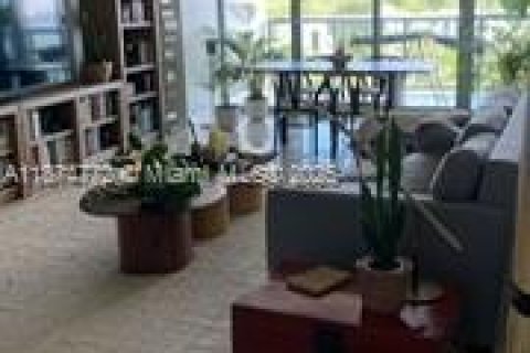 Copropriété à vendre à Miami, Floride: 2 chambres, 107.58 m2 № 1981899 - photo 24